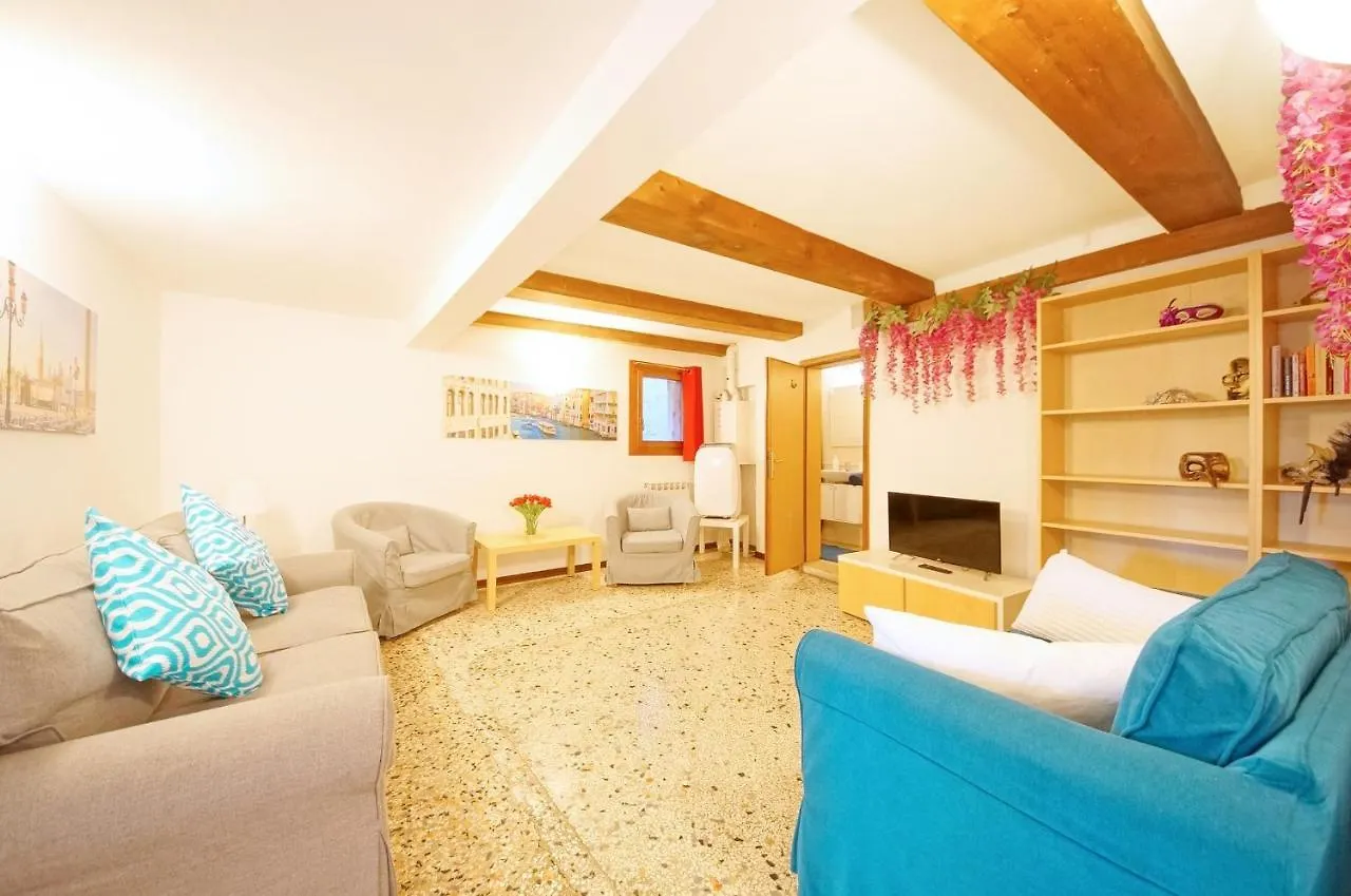 Campo San Polo Apartment Rialto Venice Italy